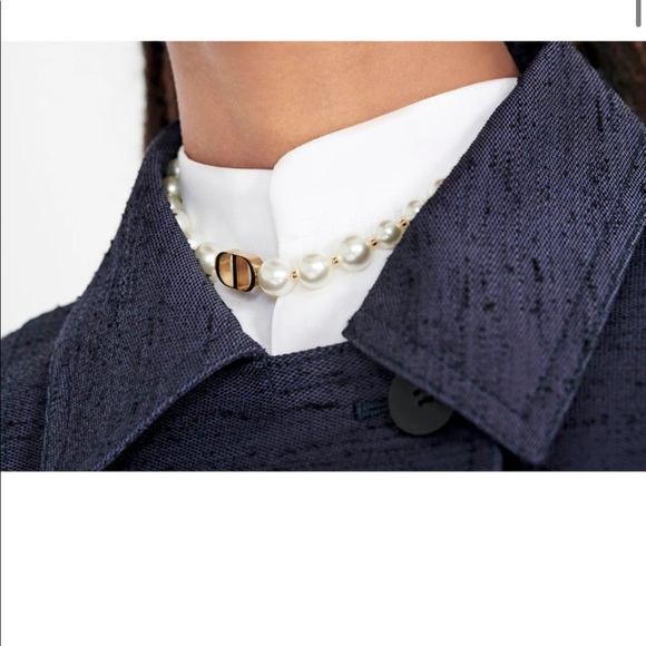 Final price. Worn once, full set pearl signature Christian Dior choker. - Picture 2 of 3